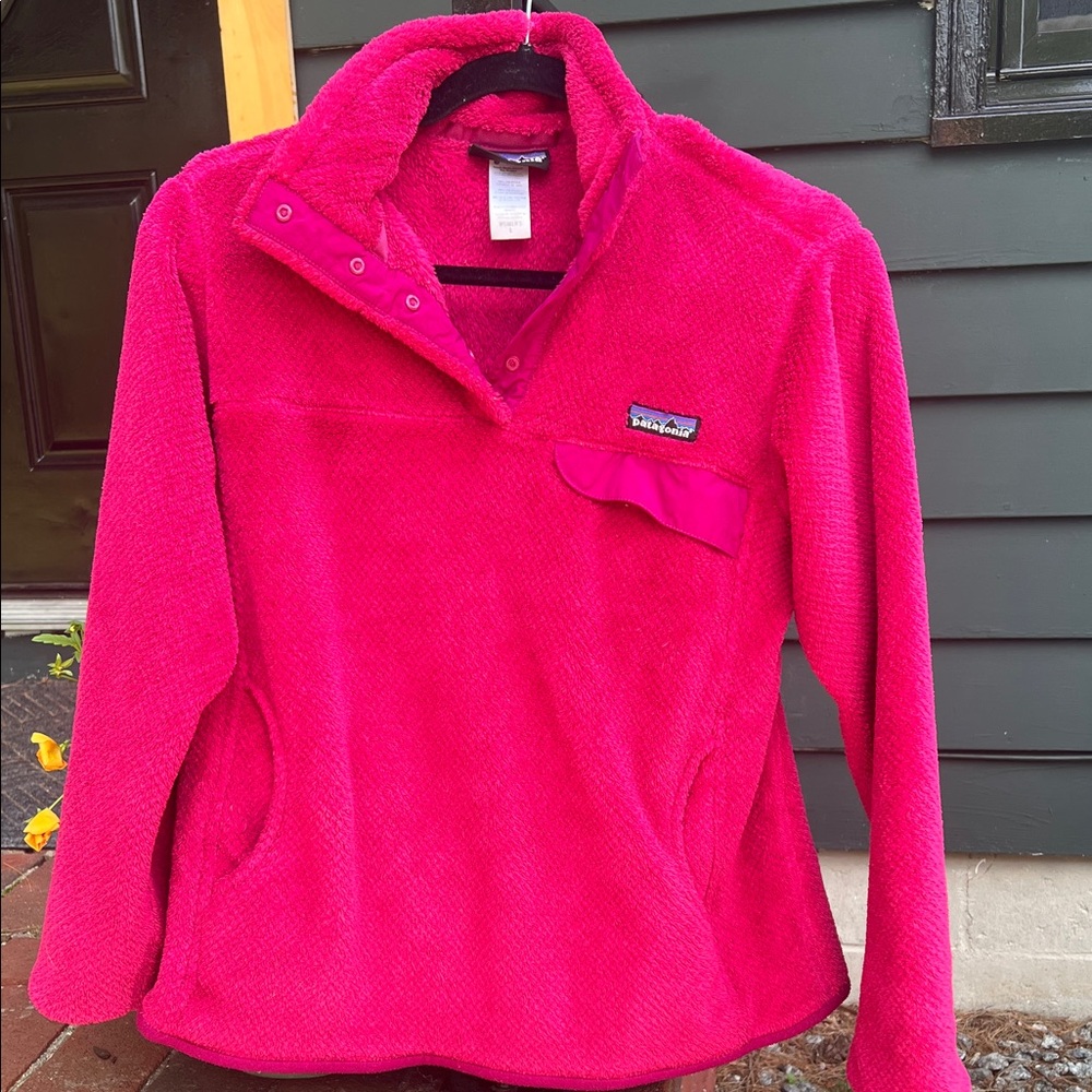 Patagonia Bright Pink Fleece Pullover